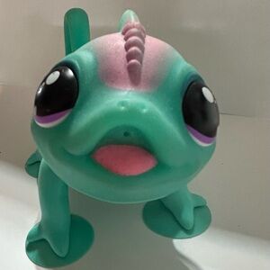 “Sunny”, the Bright Light interactive Chameleon from Little Live Pets